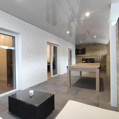 شقة Thesecret 8 Couchages, Sanctuaires Et Gare 5mn Climatise , Salle De Sport Terasse لورد
