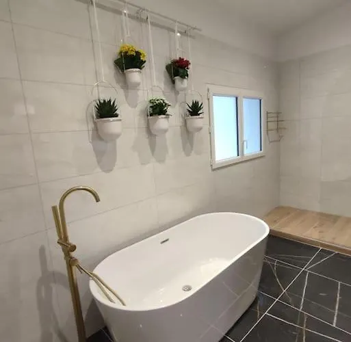 Thesecret 8 Couchages, Sanctuaires Et Gare 5Mn Climatise , Salle De Sport Terasse *